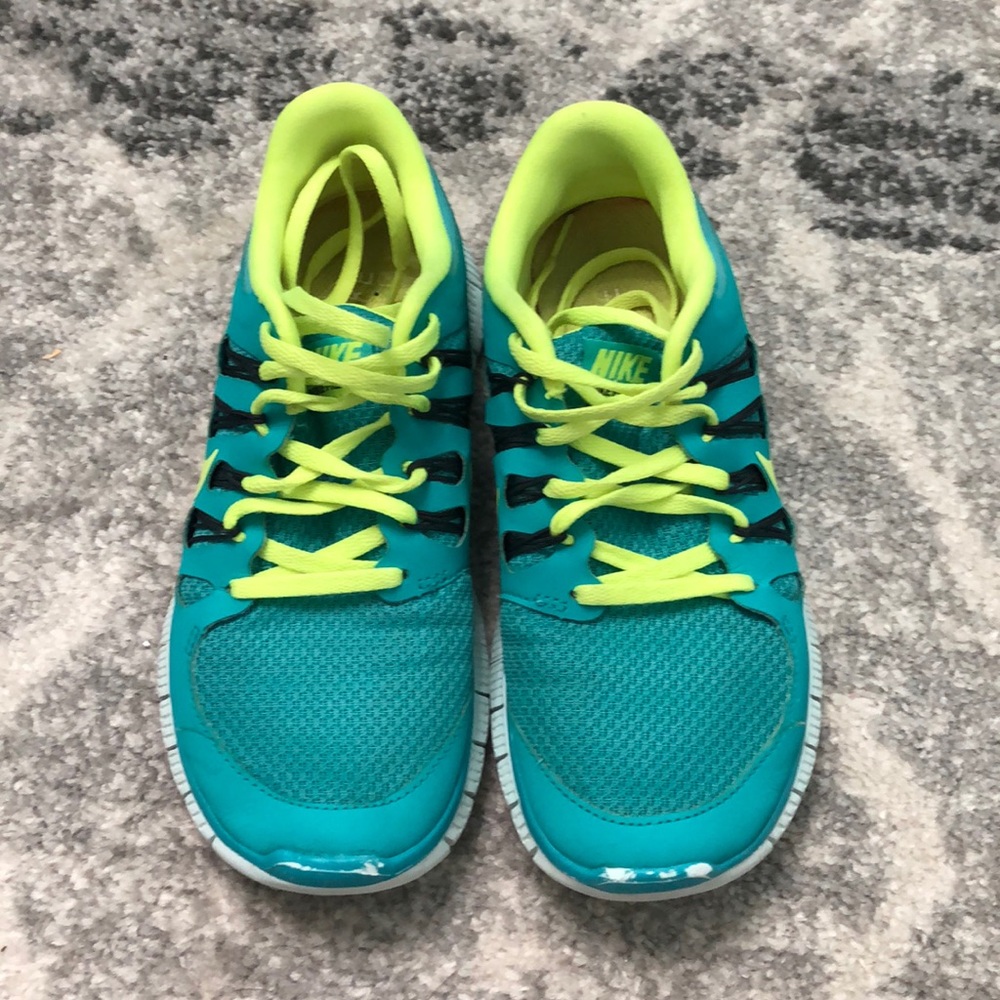 NIKE SHOES